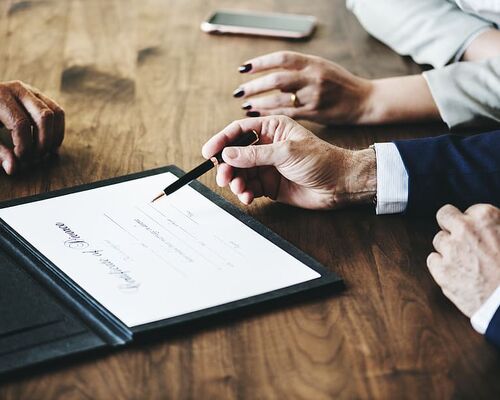 adults-break-conflict-couple